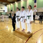 Championnat départemental de katas, le 10 décembre 2023 : Muhamed Mustapha, au centre, finit 1er dans la catégorie juniors.